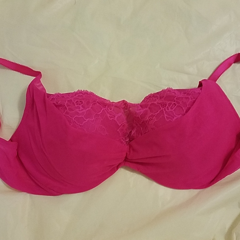 NWOT Victoria's Secret Bra